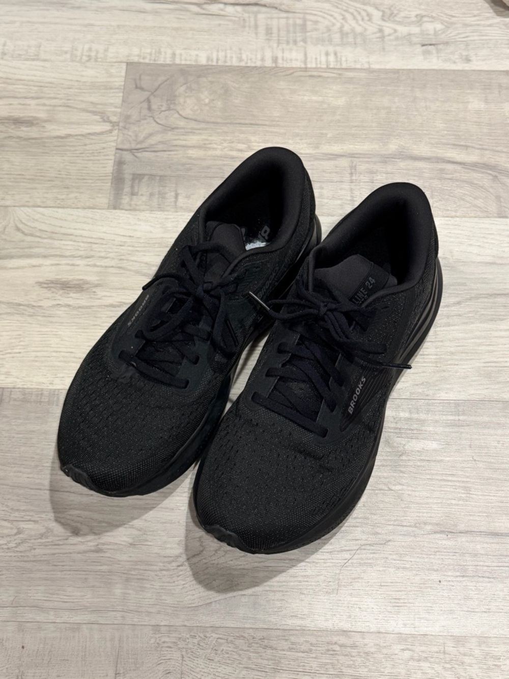 Brooks Men's All-Black Adrenaline GTS 24 sz 10.5